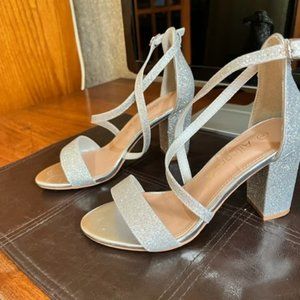 Ladies strappy shoes